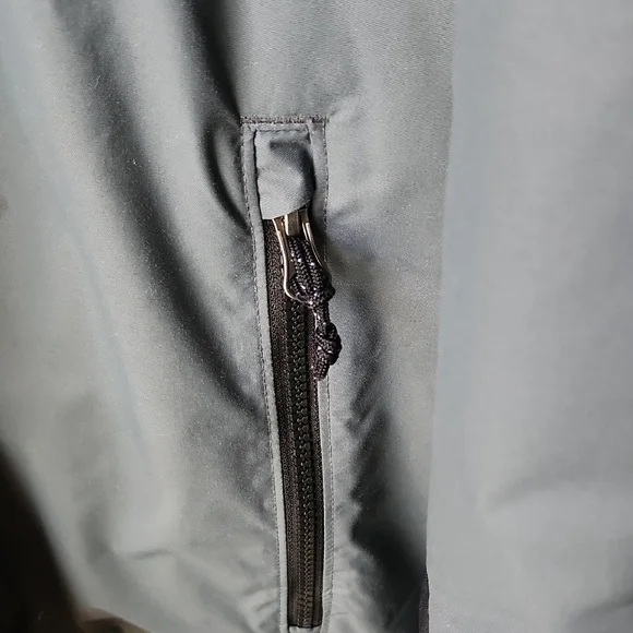 Columbia Men's Two-Tone Hooded Raincoat - Picture 5 of 9